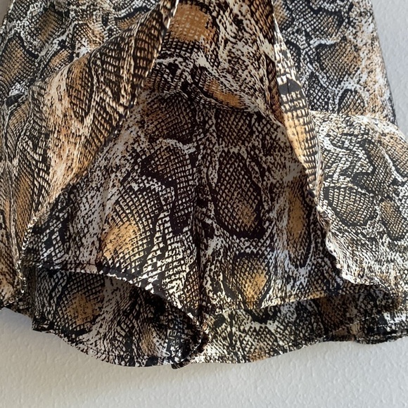 Zara Animal Print Snake Snakeskin Flare Ruffle Bottom Skort  mini Skirt Size S - Picture 2 of 5